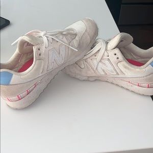 New Balance Tennis Shoes